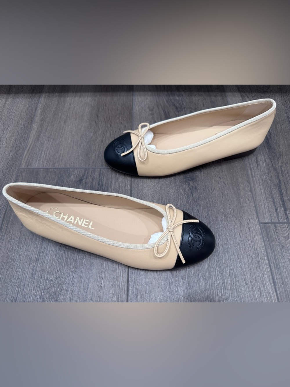 CHANEL CC LOGO BEIGE & BLACK LEATHER BALLET BALLERINA FLATS SHOES Size 38.5C - Picture 3 of 13